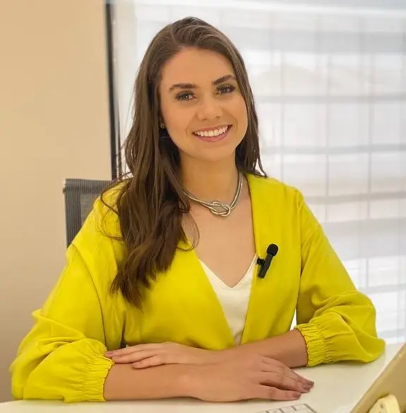 Dra. Flávia Huida OAB/PR 107.991 b